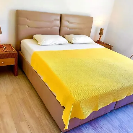 Holiday home Gera Adonis *